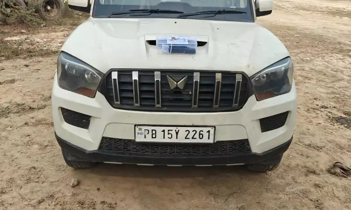 हनुमानगढ़ पुलिस की चूक उजागर: गिरफ्तार युवकों की गाड़ी से तीन दिन बाद बरामद हुई विदेशी ग्लॉक पिस्टल हनुमानगढ़ पुलिस की चूक उजागर: गिरफ्तार युवकों की गाड़ी से तीन दिन बाद बरामद हुई विदेशी ग्लॉक पिस्टल