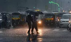 कई जिलों में बारिश और ओलावृष्टि, बिजली गिरने से दो की मौत कई जिलों में बारिश और ओलावृष्टि, बिजली गिरने से दो की मौत