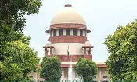 लोक सेवकों के खिलाफ शिकायत पर शपथ पत्र अनिवार्य, सुप्रीम कोर्ट का बड़ा फैसला लोक सेवकों के खिलाफ शिकायत पर शपथ पत्र अनिवार्य, सुप्रीम कोर्ट का बड़ा फैसला