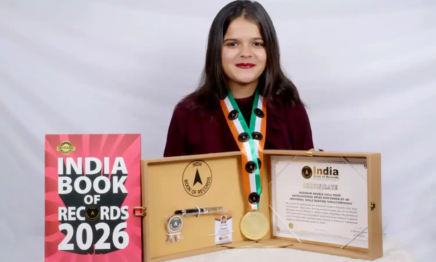 अजमेर की रोशनी धनवानी ने इंडिया बुक ऑफ रिकॉर्ड्स में बनाया राष्ट्रीय डबल हुला हूप रिकॉर्ड