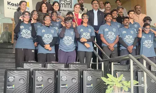 एशियन लेक्रोज गेम्स में भाग लेने वाली भारतीय टीम के जनजाति और क्षेत्रीय खिलाड़ियों का सम्मान एशियन लेक्रोज गेम्स में भाग लेने वाली भारतीय टीम के जनजाति और क्षेत्रीय खिलाड़ियों का सम्मान