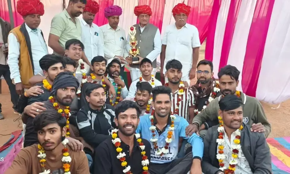 पवन क्रिकेट क्लब बोरखेड़ा द्वारा आयोजित फाइनल मुकाबले में बोरखेड़ा की जीत