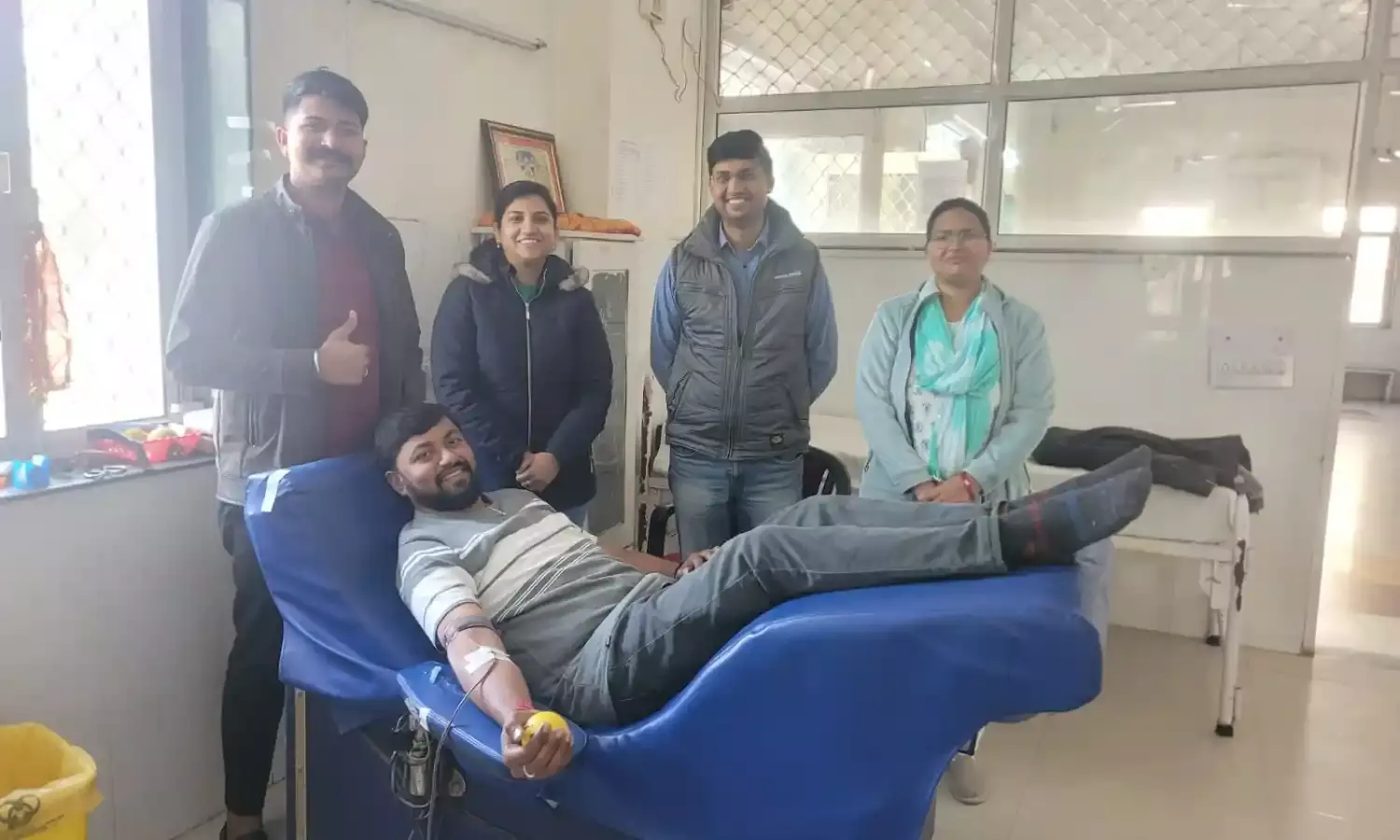 3 दिन की बच्ची के लिए जीवनदाता बने अर्पित, दुर्लभ ओ नेगेटिव रक्त देकर बचाई मासूम की जान 3 दिन की बच्ची के लिए जीवनदाता बने अर्पित, दुर्लभ ओ नेगेटिव रक्त देकर बचाई मासूम की जान