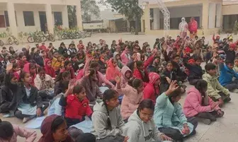 छात्र-छात्राओ व अभिवाहको को शपथ दिलाकर किया जागरूक छात्र-छात्राओ व अभिवाहको को शपथ दिलाकर किया जागरूक