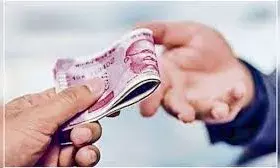 15 हजार की रिश्वत लेते वीडीओ (VDO) ट्रेप, बिल पास करने की एवज में मांगा था 6% कमीशन 15 हजार की रिश्वत लेते वीडीओ (VDO) ट्रेप, बिल पास करने की एवज में मांगा था 6% कमीशन