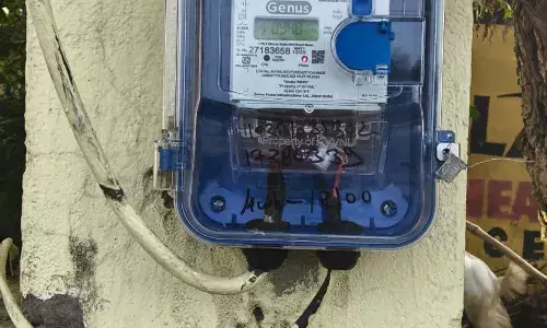 स्मार्ट मीटर लगाने को लेकर बैरा गांव में विरोध, जबरन स्थापना का आरोप स्मार्ट मीटर लगाने को लेकर बैरा गांव में विरोध, जबरन स्थापना का आरोप