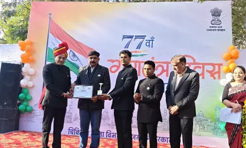 उत्कृष्ट सामाजिक सेवा के लिए रिजु झुनझुनवाला को राज्य स्तरीय सम्मान उत्कृष्ट सामाजिक सेवा के लिए रिजु झुनझुनवाला को राज्य स्तरीय सम्मान