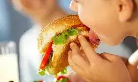 सावधान! बच्चों के दूध और जंक फूड के विज्ञापनों पर लग सकती है रोक, आर्थिक समीक्षा में सरकार को सख्त सुझाव सावधान! बच्चों के दूध और जंक फूड के विज्ञापनों पर लग सकती है रोक, आर्थिक समीक्षा में सरकार को सख्त सुझाव