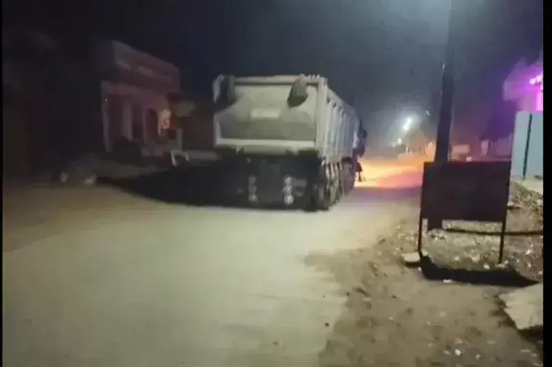 भीलवाड़ा बजरी : एक तरफ हाईकोर्ट का हंटर, दूसरी तरफ माफिया का रेड कारपेट भीलवाड़ा बजरी : एक तरफ हाईकोर्ट का हंटर, दूसरी तरफ माफिया का रेड कारपेट