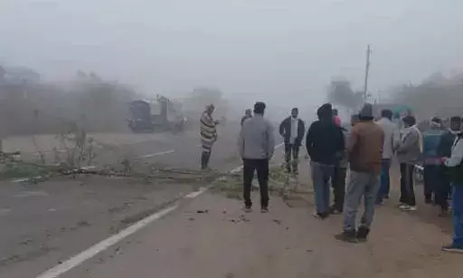 बजरी डंपर की टक्कर से कई गायों की मौत, ग्रामीणों ने किया नेशनल हाईवे जाम