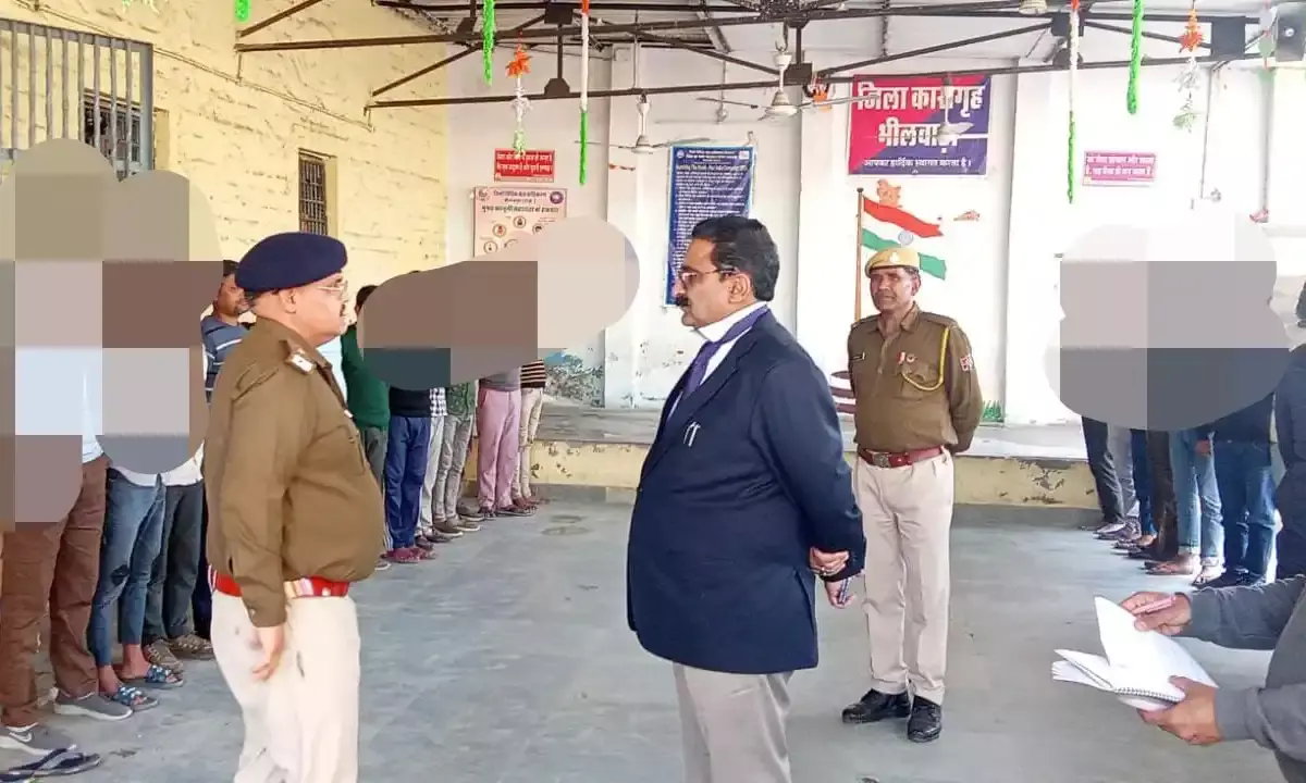 जिला जज, सीजेएम और विधिक सेवा प्राधिकरण ने किया  कारागृह का औचक निरीक्षण