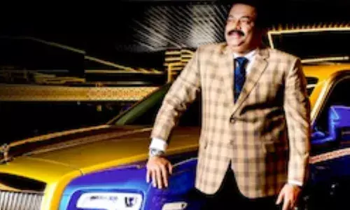 आईटी छापेमारी के बीच रियल एस्टेट कारोबारी सीजे रॉय ने खुद को मारी गोली, मौके पर हुई मौत आईटी छापेमारी के बीच रियल एस्टेट कारोबारी सीजे रॉय ने खुद को मारी गोली, मौके पर हुई मौत