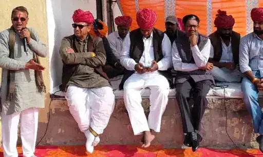 आसींद में कांग्रेस का रोजगार बचाओ आंदोलन, मनरेगा योजनाओं में खामियों पर जताई चिंता आसींद में कांग्रेस का रोजगार बचाओ आंदोलन, मनरेगा योजनाओं में खामियों पर जताई चिंता