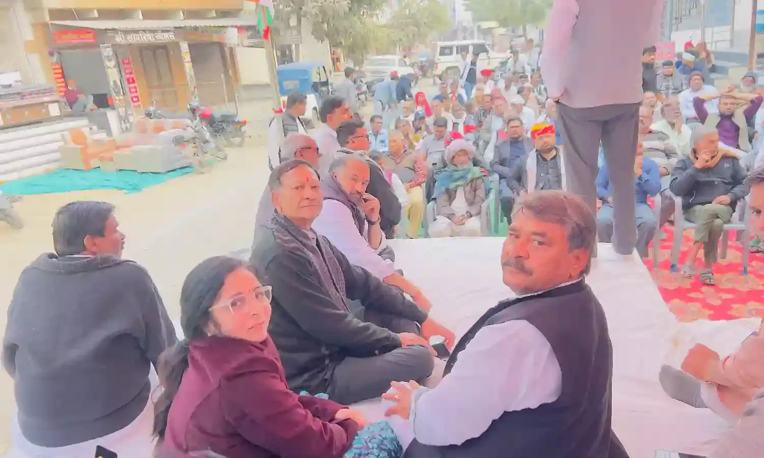 मनरेगा बचाओ आंदोलन के तहत बाबाधाम मंडल का धरना अनशन, केंद्र सरकार के खिलाफ कांग्रेस का आक्रामक प्रदर्शन मनरेगा बचाओ आंदोलन के तहत बाबाधाम मंडल का धरना अनशन, केंद्र सरकार के खिलाफ कांग्रेस का आक्रामक प्रदर्शन