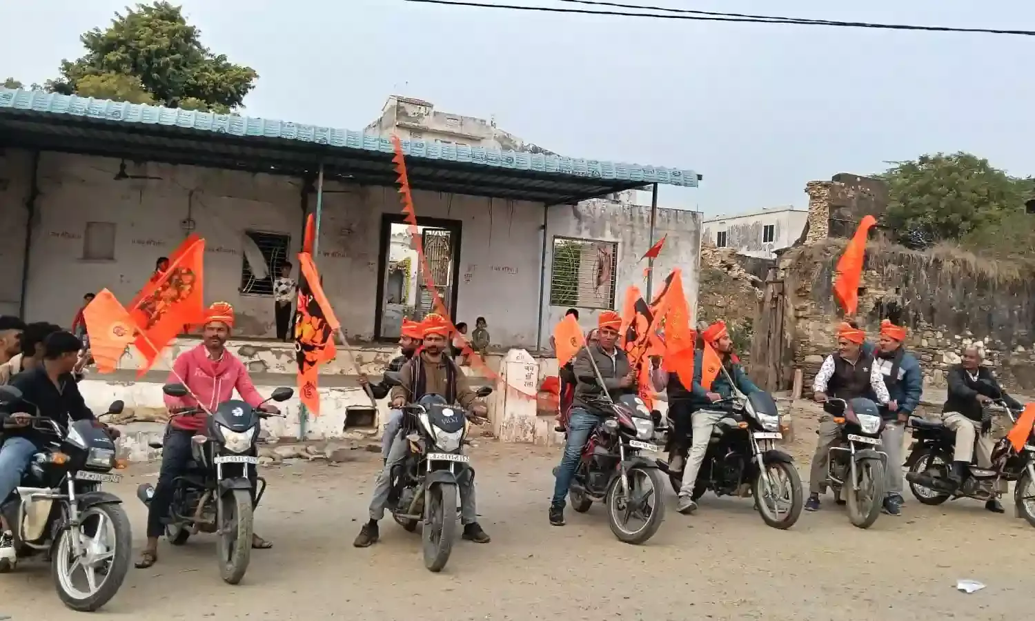 पीथास में हिंदू सम्मेलन को लेकर वाहन रैली निकाली पीथास में हिंदू सम्मेलन को लेकर वाहन रैली निकाली