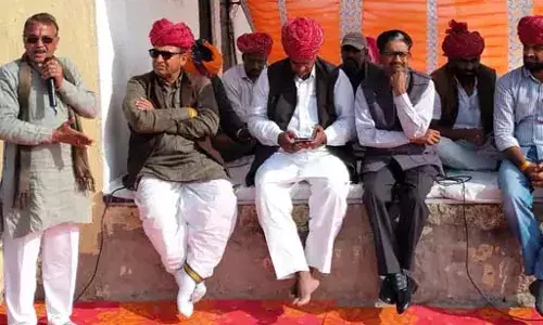 आसींद में कांग्रेस का रोजगार बचाओ आंदोलन, मनरेगा योजनाओं में खामियों पर जताई चिंता