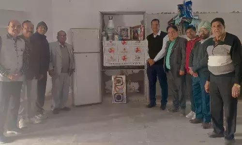 मूक-बधिर विद्यालय में होम साइंस लैब केलिए उपकरण भेंट