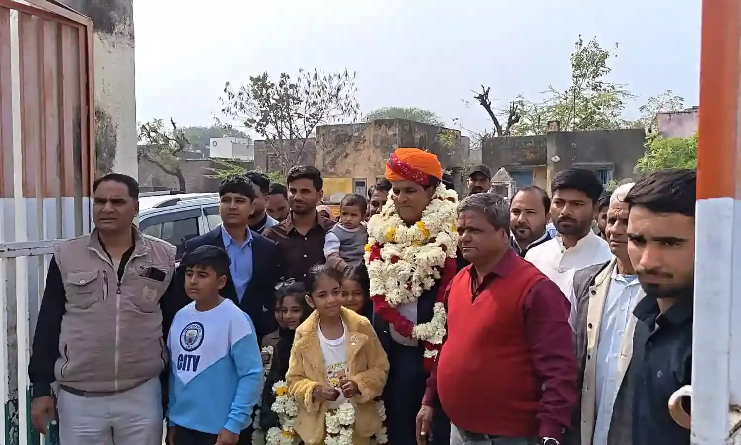 शिक्षा जगत में ज्ञान की अलख जगाकर विदा हुए गुरुजी शिक्षा जगत में ज्ञान की अलख जगाकर विदा हुए गुरुजी