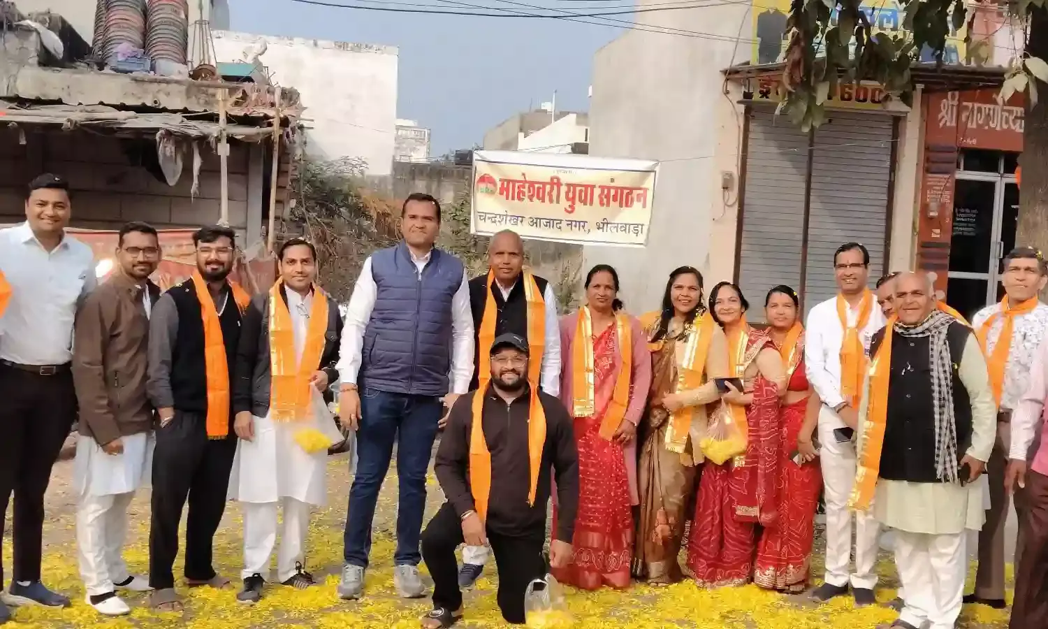 माहेश्वरी युवा संगठन चंद्रशेखर आज़ाद नगर द्वारा विराट हिंदू सम्मेलन शोभा यात्रा का  स्वागत