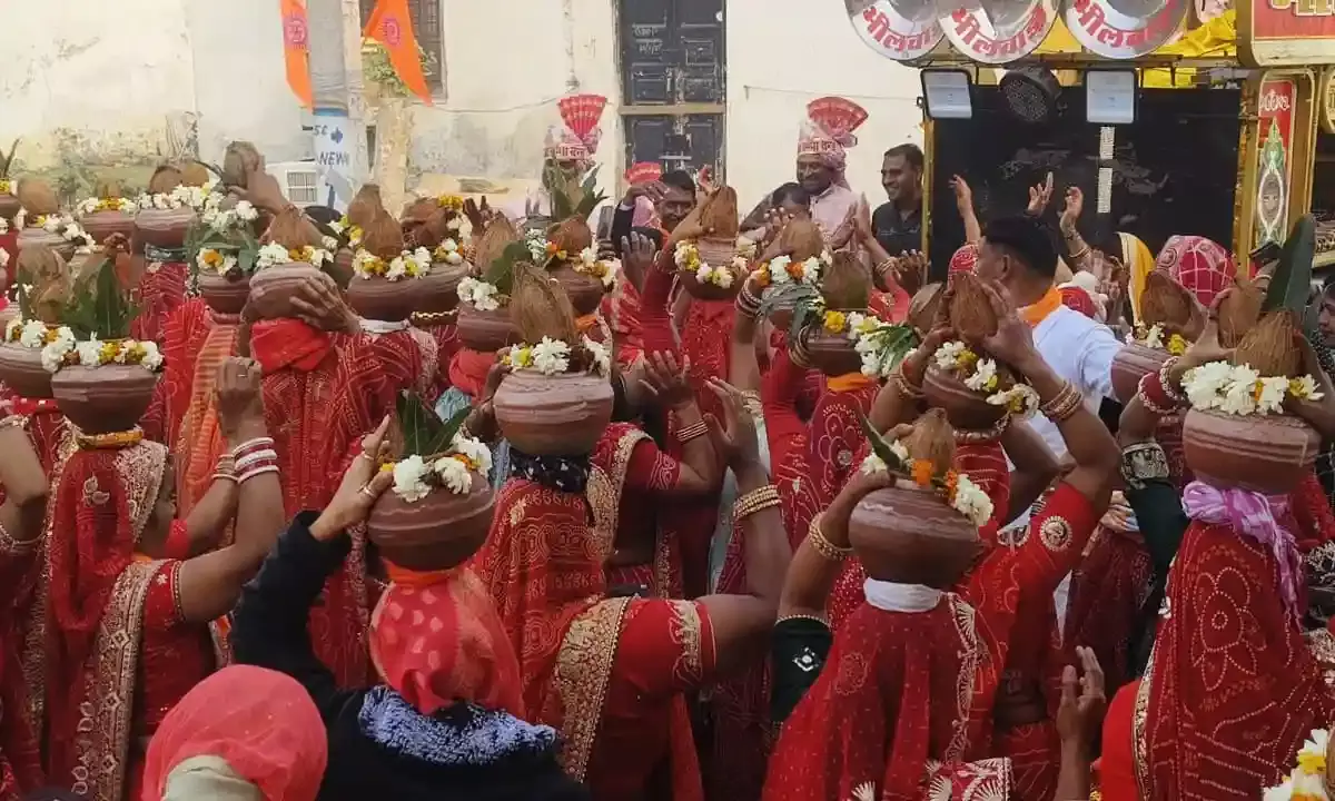 पुलिस लाइन क्षेत्र में गूंजे प्रभु श्री राम के जयकारे; माली समाज ने निकाली भव्य कलश यात्रा पुलिस लाइन क्षेत्र में गूंजे प्रभु श्री राम के जयकारे; माली समाज ने निकाली भव्य कलश यात्रा