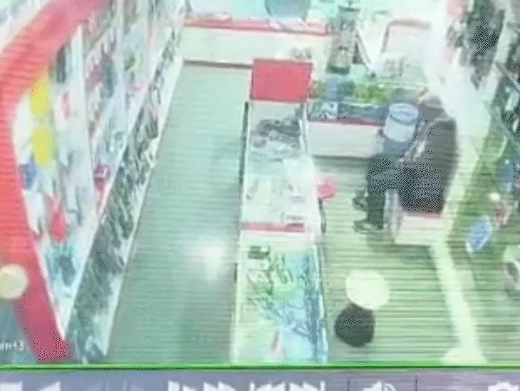 साइलेंट अटैक का कहर: SMS अस्पताल के सीनियर सर्जन डॉ. यादव का निधन, उदयपुर में पानी पीते युवक ने तोड़ा दम