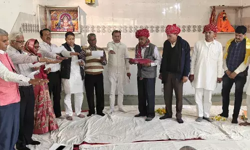 भीलवाड़ा: जिला दाधीच मंडल की नई कार्यकारिणी का शपथ ग्रहण संपन्न, राजमल जोशी ने टीम विस्तार कर फूंकी नई ऊर्जा भीलवाड़ा: जिला दाधीच मंडल की नई कार्यकारिणी का शपथ ग्रहण संपन्न, राजमल जोशी ने टीम विस्तार कर फूंकी नई ऊर्जा