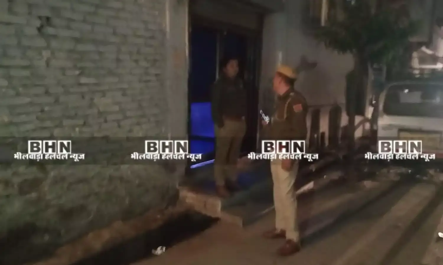 भीलवाड़ा में स्पा सेंटर पर पुलिस की छापेमारी, जांच के बाद नहीं मिली कोई आपत्तिजनक गतिविधि भीलवाड़ा में स्पा सेंटर पर पुलिस की छापेमारी, जांच के बाद नहीं मिली कोई आपत्तिजनक गतिविधि