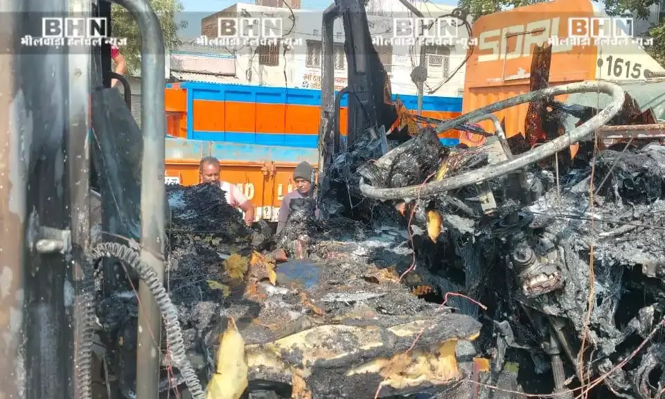 ट्रांसपोर्ट नगर में टैंकर के केबिन में लगी आग, दमकल ने पाया काबू