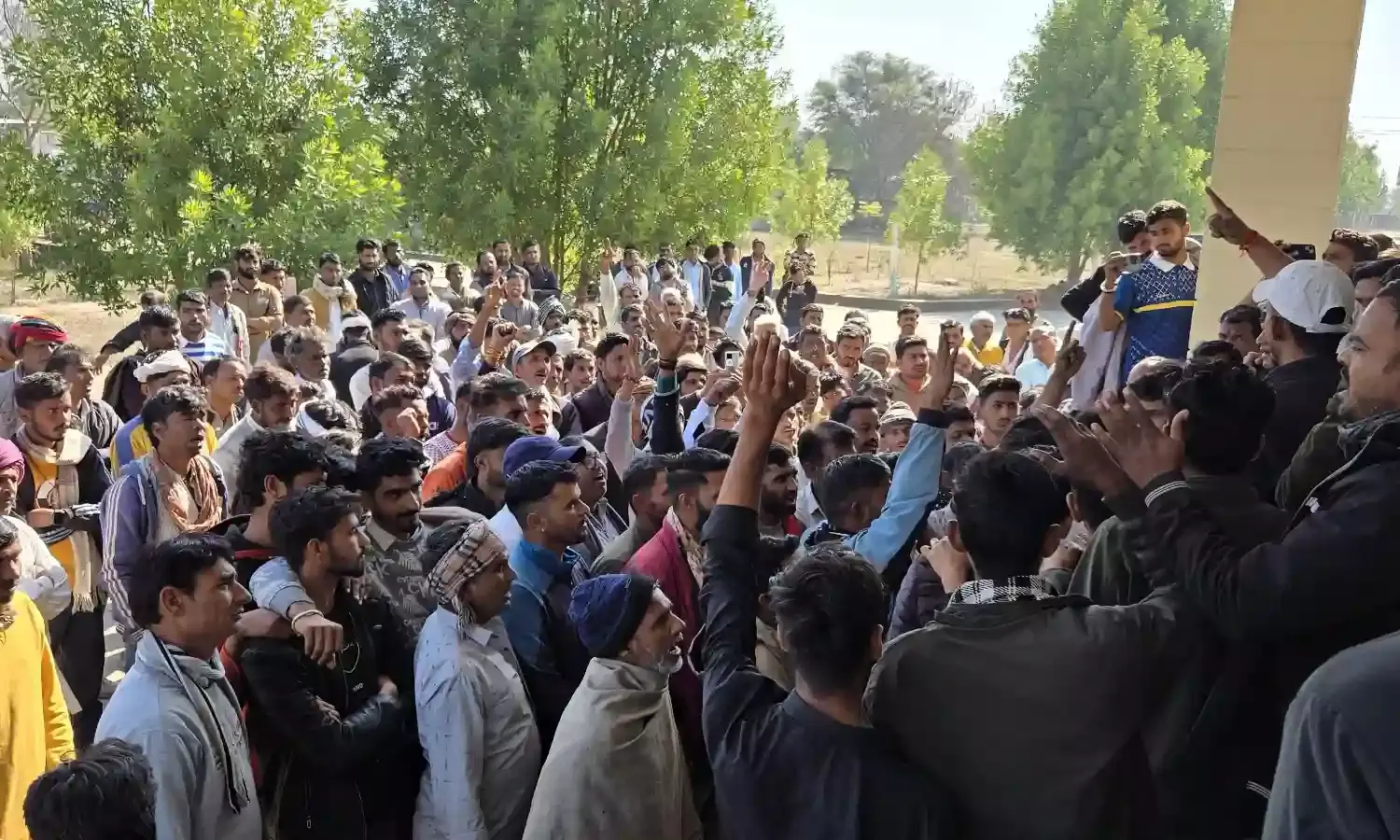 एनजीटी नियमों के विरुद्ध खनन का आरोप, लीज निरस्त करने की मांग को लेकर मुख्यमंत्री के नाम सौंपा ज्ञापन