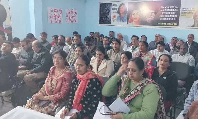 सवाईपुर में प्रधानाचार्यों की मासिक समीक्षा बैठक, सीबीईओ ने दी सख्त हिदायतें सवाईपुर में प्रधानाचार्यों की मासिक समीक्षा बैठक, सीबीईओ ने दी सख्त हिदायतें