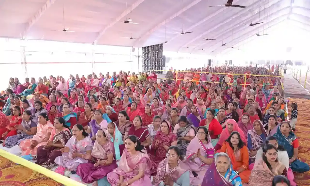 जीवन में कितने भी कष्ट आएं, भक्ति और भजन नहीं छोड़ने चाहिए: संत दिग्विजय रामजी