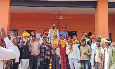 हाईकोर्ट से राहत के बाद ममता जाट की वापसी, 7 माह बाद फिर संभाला पंडेर ग्राम पंचायत का प्रशासकीय पद हाईकोर्ट से राहत के बाद ममता जाट की वापसी, 7 माह बाद फिर संभाला पंडेर ग्राम पंचायत का प्रशासकीय पद