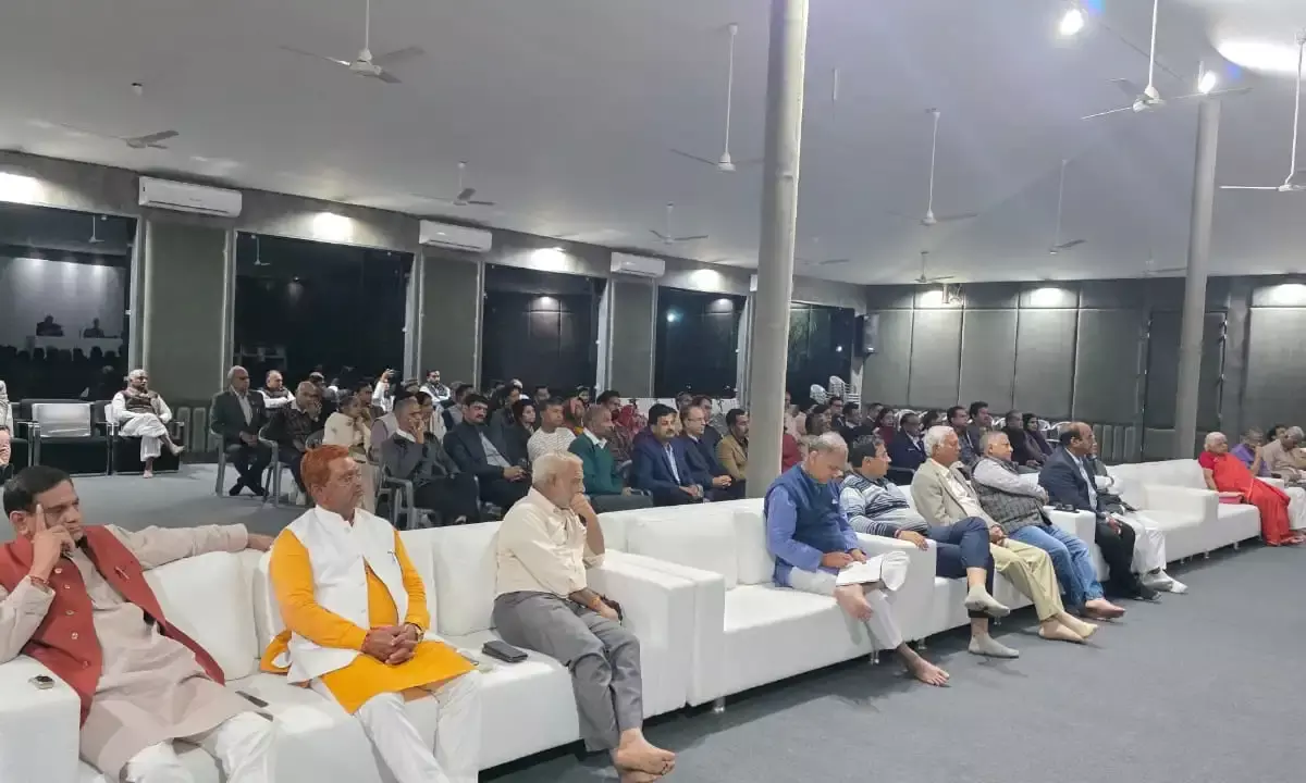 विवेकानंद केंद्र द्वारा कुमुद विहार में तीन श्रेणियों हेतु विमर्श कार्यक्रम आयोजित