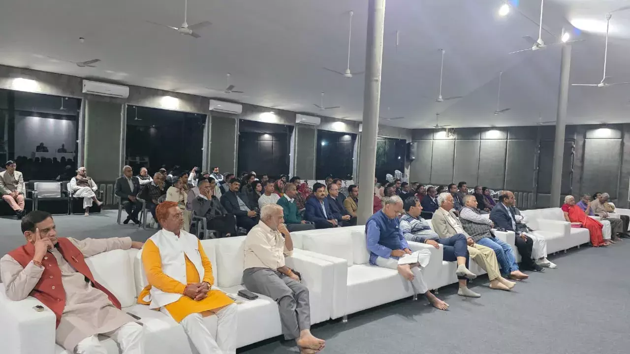 विवेकानंद केंद्र द्वारा कुमुद विहार में तीन श्रेणियों हेतु विमर्श कार्यक्रम आयोजित