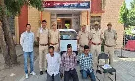 ऑपरेशन नीलकंठ: नागौर पुलिस की बड़ी कार्रवाई, आरएसी कांस्टेबल सहित तीन एमडीएमए तस्कर गिरफ्तार ऑपरेशन नीलकंठ: नागौर पुलिस की बड़ी कार्रवाई, आरएसी कांस्टेबल सहित तीन एमडीएमए तस्कर गिरफ्तार