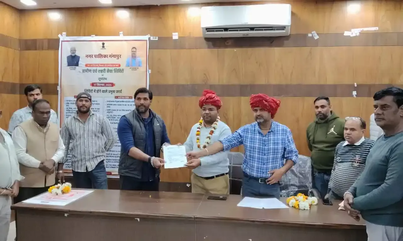 पांच वर्ष का कार्यकाल पूर्ण होने पर पालिका अध्यक्ष तेली का किया सम्मान