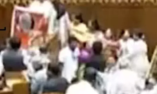 लोकसभा में कोहराम: कल PM के साथ हो सकती थी कोई अनहोनी, स्पीकर का कांग्रेस पर हमले की साजिश का दावा