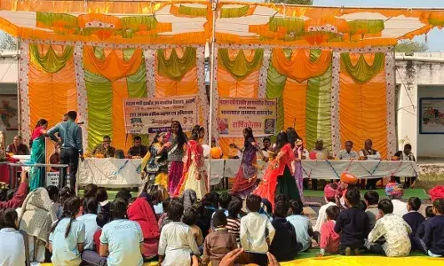 सोमानी पर‍िवार ने विद्यालय गोद ल‍िया