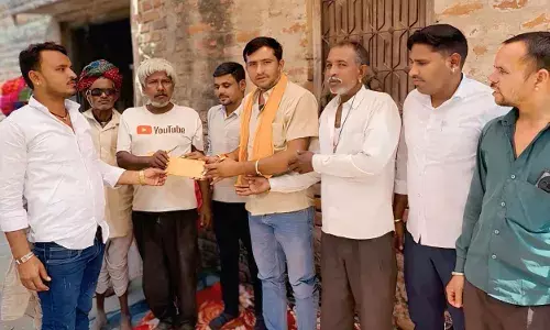 गिरडिया में भील समाज के आकस्मिक मृत्यु पर मिली सहायता राशि गिरडिया में भील समाज के आकस्मिक मृत्यु पर मिली सहायता राशि