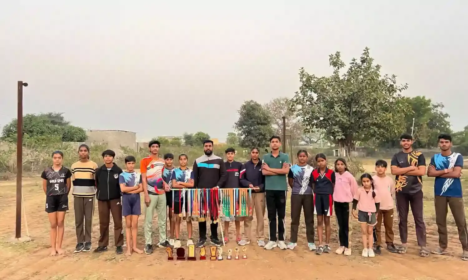 ग्राउंड नहीं होने के बावजूद बच्चों का शानदार प्रदर्शन, कोच ने की मैदान उपलब्ध कराने की अपील