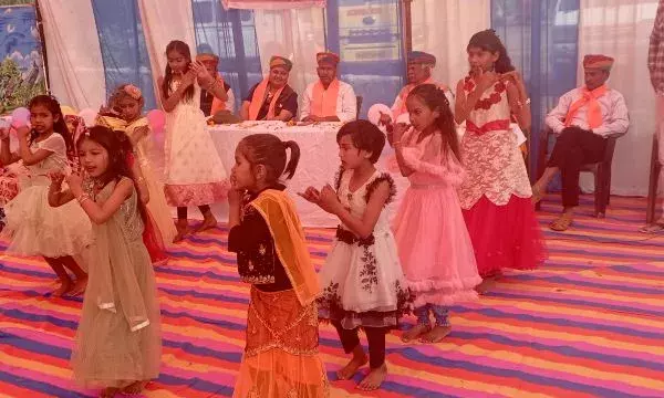 विद्यालय में वार्षिकोत्सव व विदाई समारोह का हुआ आयोजन