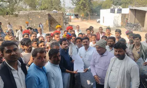 जनसमस्याओं को लेकर मुख्यमंत्री के नाम जहाजपुर उपखंड अधिकारी को दिया ज्ञापन, नरेगा व सड़कों की मांग तेज