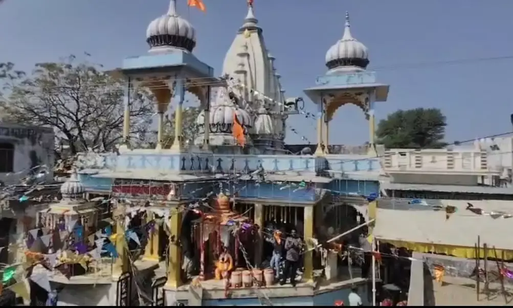 कारोई में भगवान चारभुजा नाथ कि प्रतिमा स्थापित में उमड़ा जनसैलाब