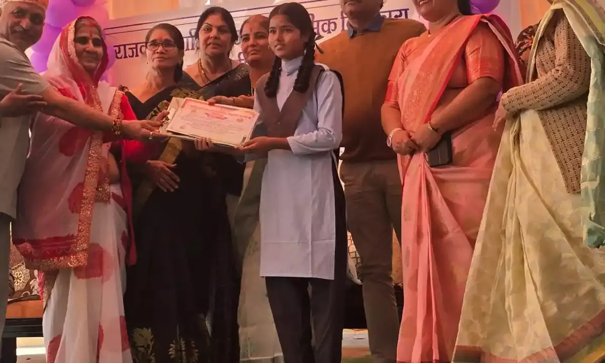 राजकीय बालिका उच्च माध्यमिक विद्यालय गुलमंडी में वार्षिकोत्सव एवं विदाई समारोह संपन्न