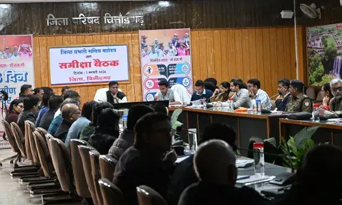 प्रभारी सचिव ने की बजट घोषणाओं, फ्लैगशिप योजनाओं की समीक्षा