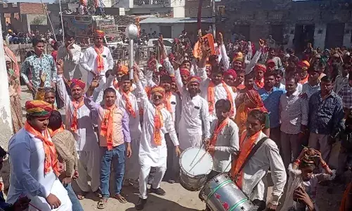 फूलियाकलां: सकल हिंदू समाज द्वारा भव्य शोभायात्रा व धर्म सभा का आयोजन फूलियाकलां: सकल हिंदू समाज द्वारा भव्य शोभायात्रा व धर्म सभा का आयोजन