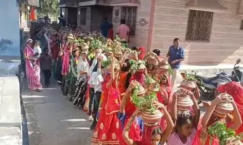 बेरा में विराट हिंदू धर्म सम्मेलन में उमड़ा आस्था का सैलाब कलश यात्रा और शोभा यात्रा से गूंजा कस्बा