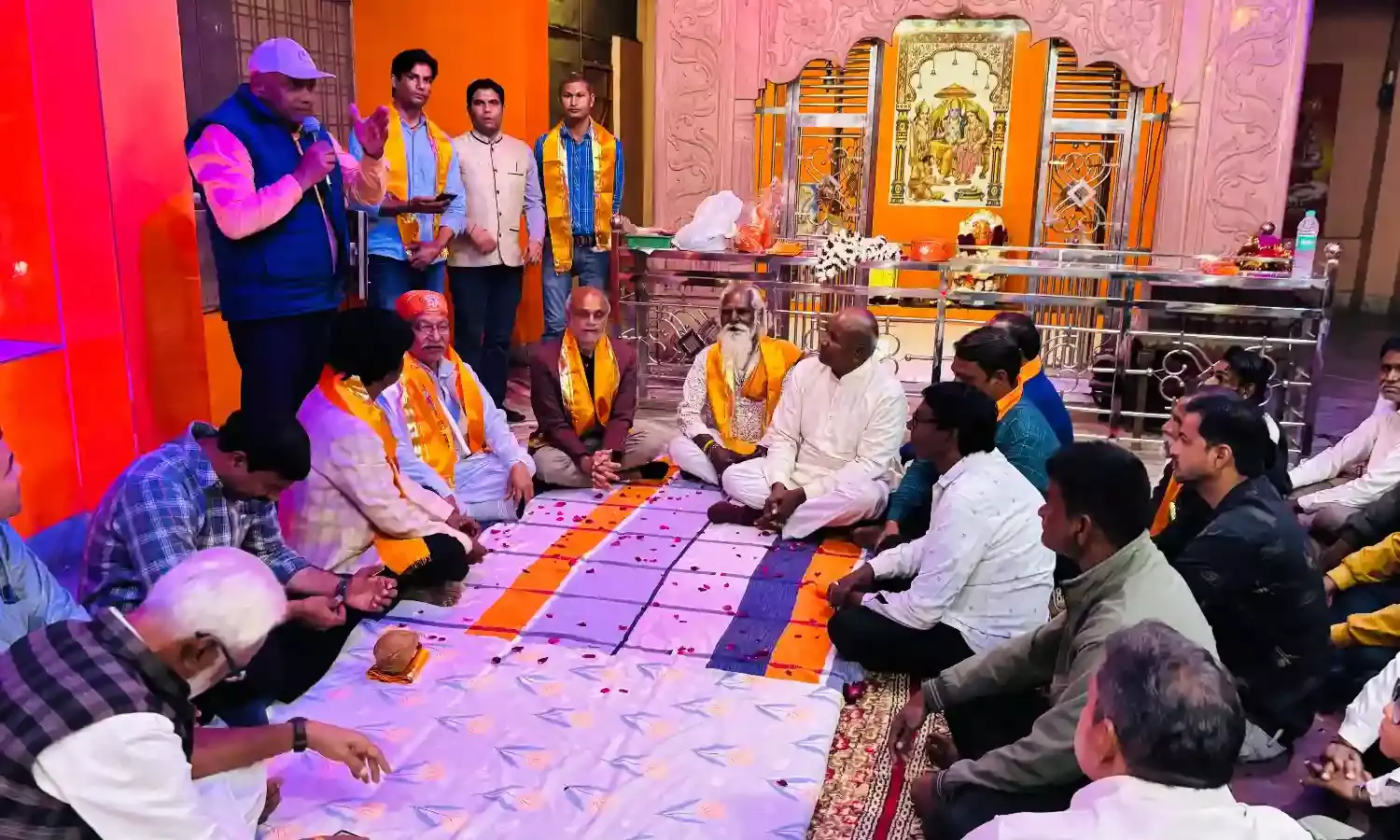 सफाईकर्मियों की भर्ती में वाल्मीकि समाज को प्राथमिकता दिलाने की आवाज उठाने पर सम्मान