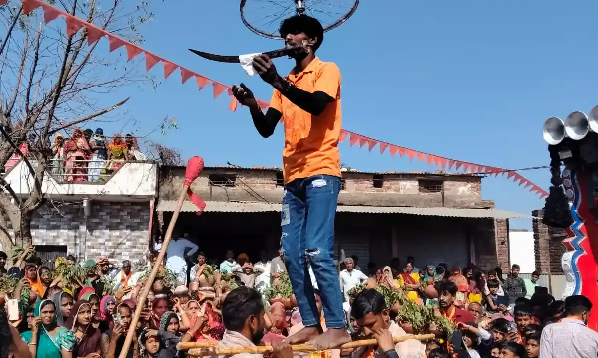 गेहूंली में विराट हिंदू सम्मेलन: शौर्य प्रदर्शन देख थमीं सांसें, चारभुजा नाथ के जयकारों से गूँजा क्षेत्र