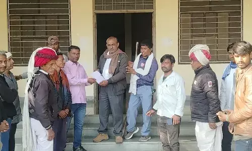 पथवारी की भूमि से अतिक्रमण हटाने की मांग, नायब तहसीलदार को सौंपा ज्ञापन पथवारी की भूमि से अतिक्रमण हटाने की मांग, नायब तहसीलदार को सौंपा ज्ञापन